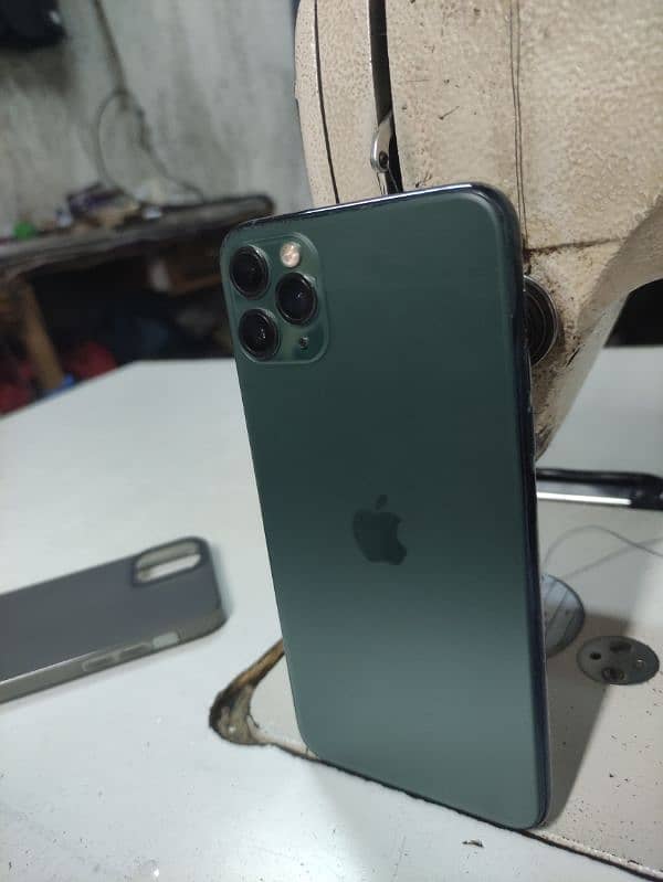 iPhone 11 Pro Max 256 GB non pta 4
