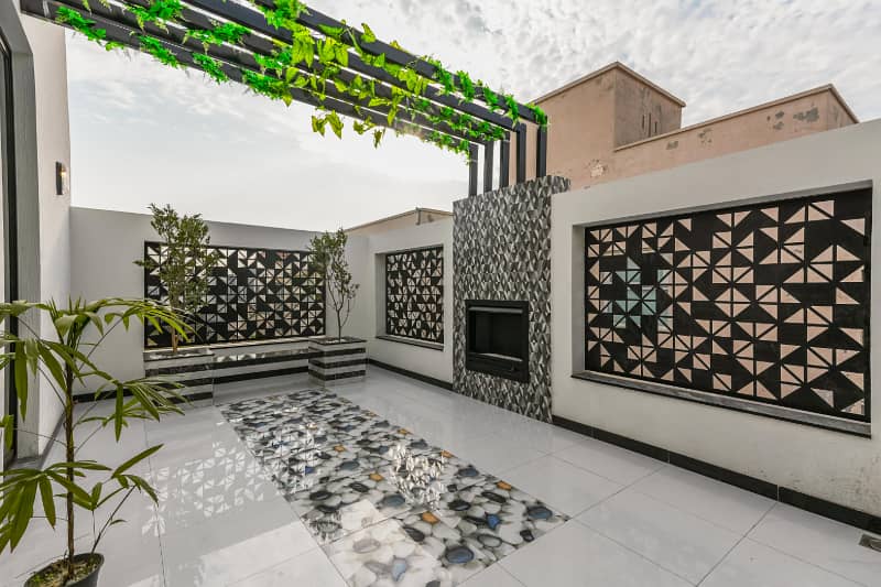 1 Kanal Brand New House For Sale In DHA Phase 7 Lahore 42