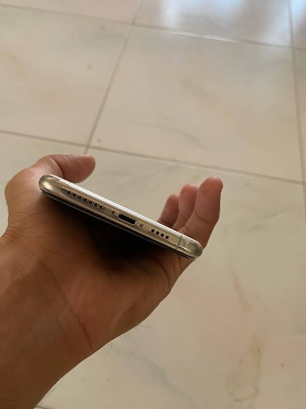 Iphone 11 pro max 2