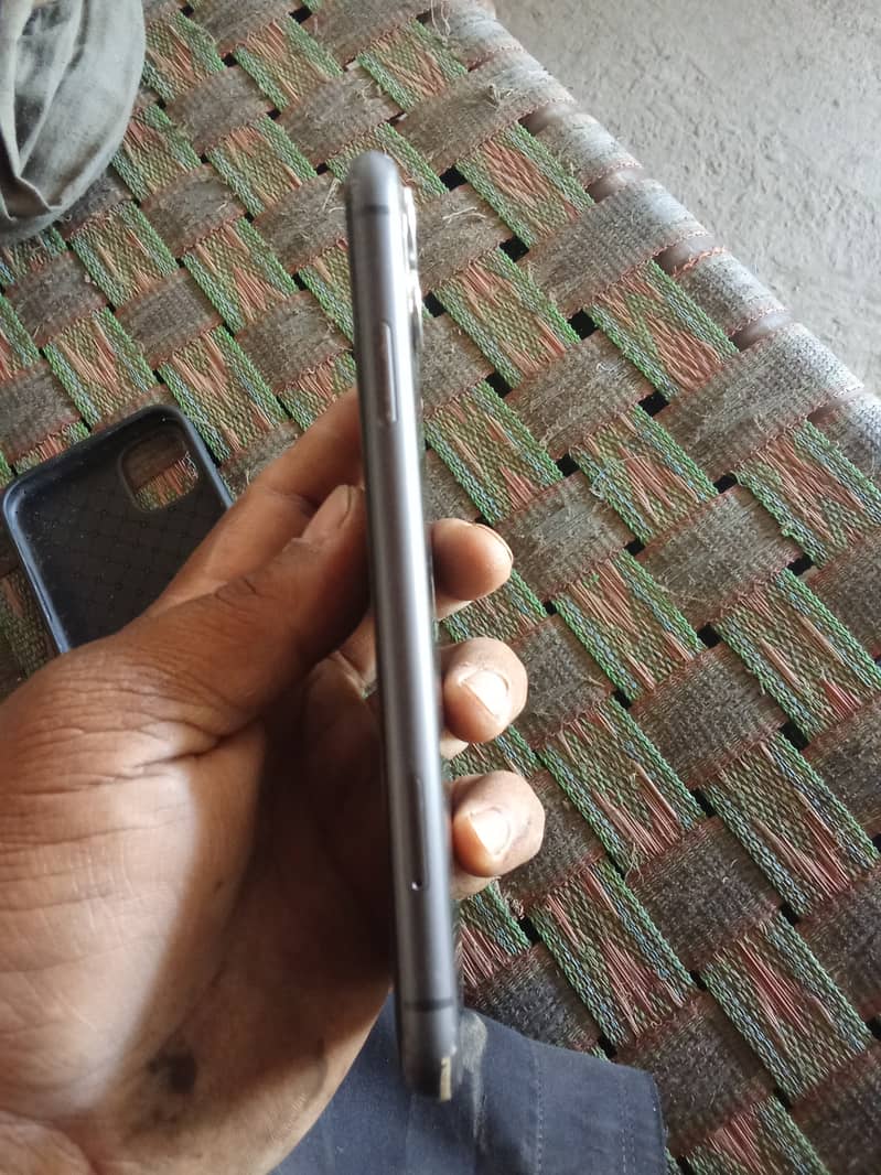 Apple iPhone 11 5
