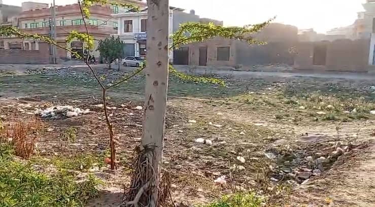 45 Marla Commercial Plot Available On Main Muhammad Pur Road Sahiwal. 3