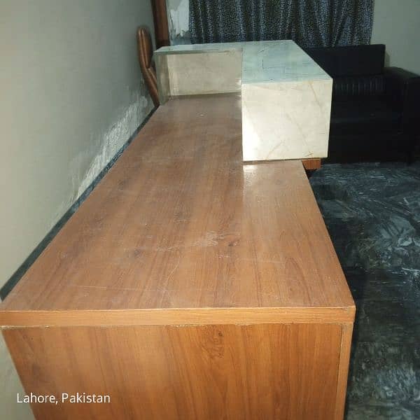 Receptionist Counter 1