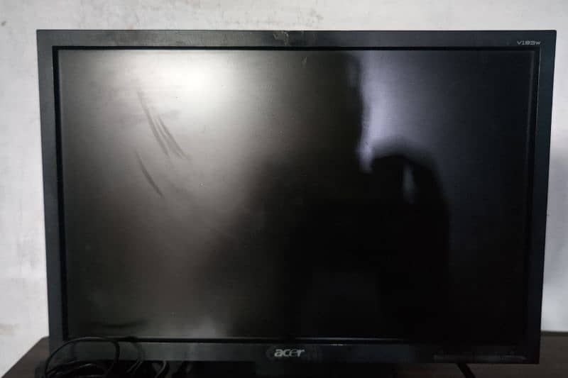 Acer LCD with keyboard and mouse 2