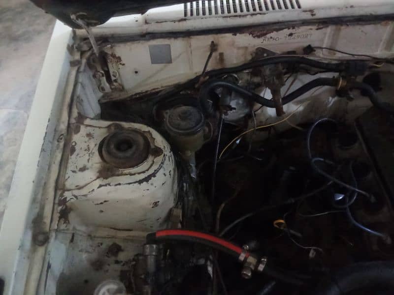 Toyota Corolla 1982 3