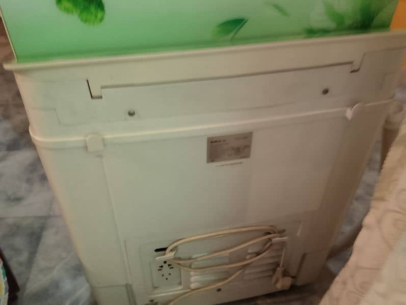 mini washing machine and dryer good condition 2