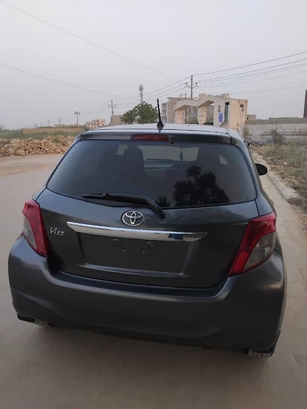 Toyota Vitz 2011 1
