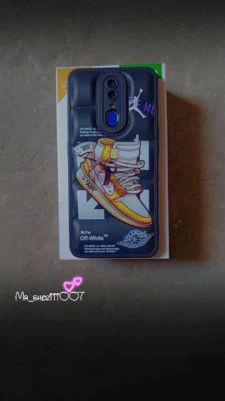 Oppo f11.8/256 with just box 2