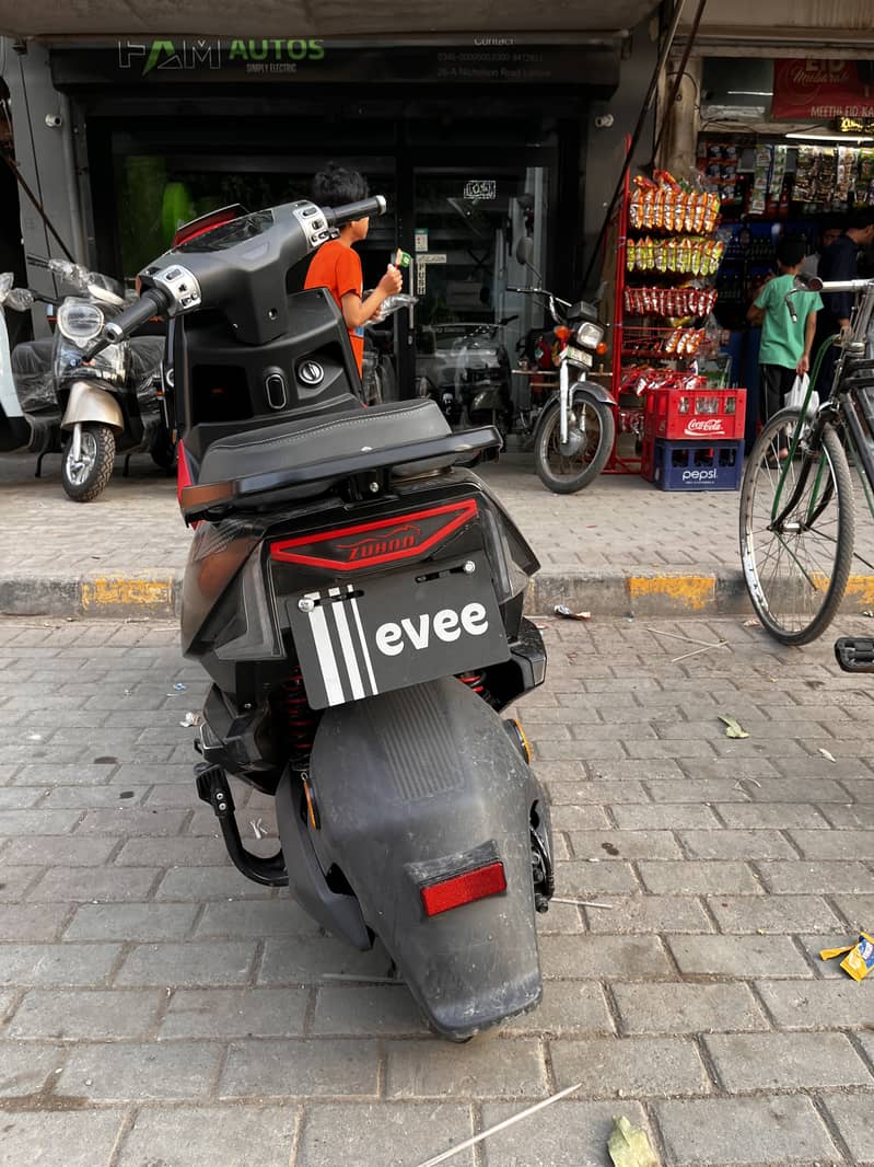 EVEE S1 PRO 2025 1