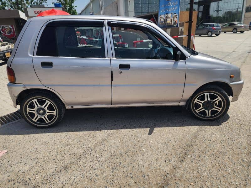 Daihatsu Cuore 2004 11