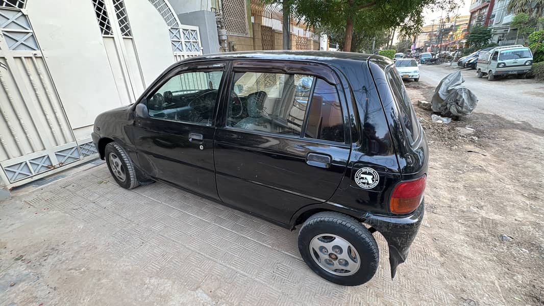 Daihatsu Cuore 2005 1