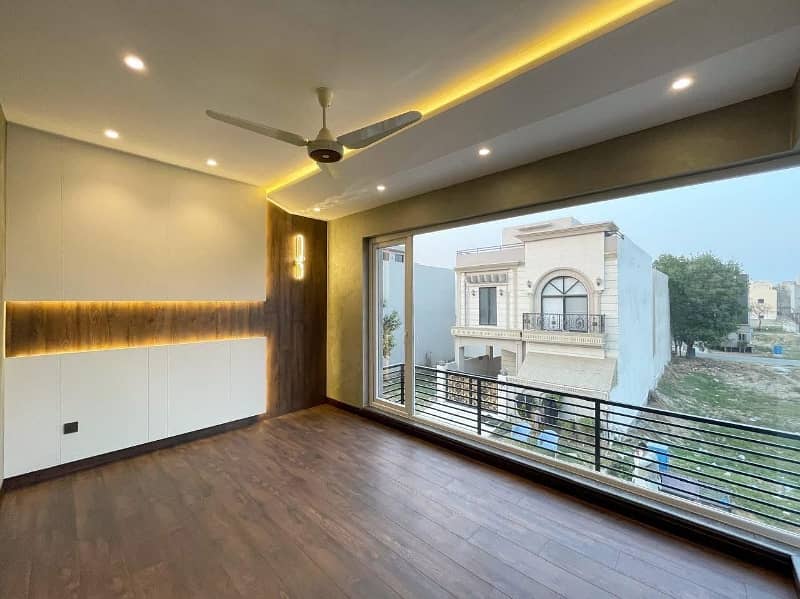 5 Marla modern design house available for sale in 9 town DHA lahore 11