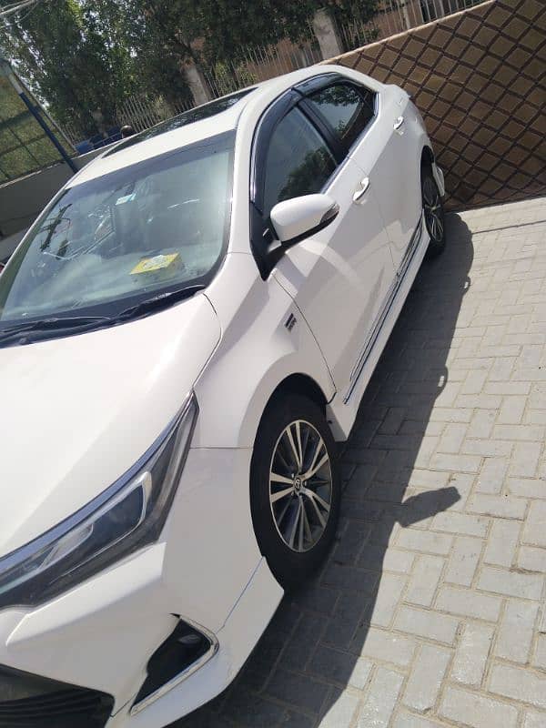 Toyota Corolla altis Grande 4
