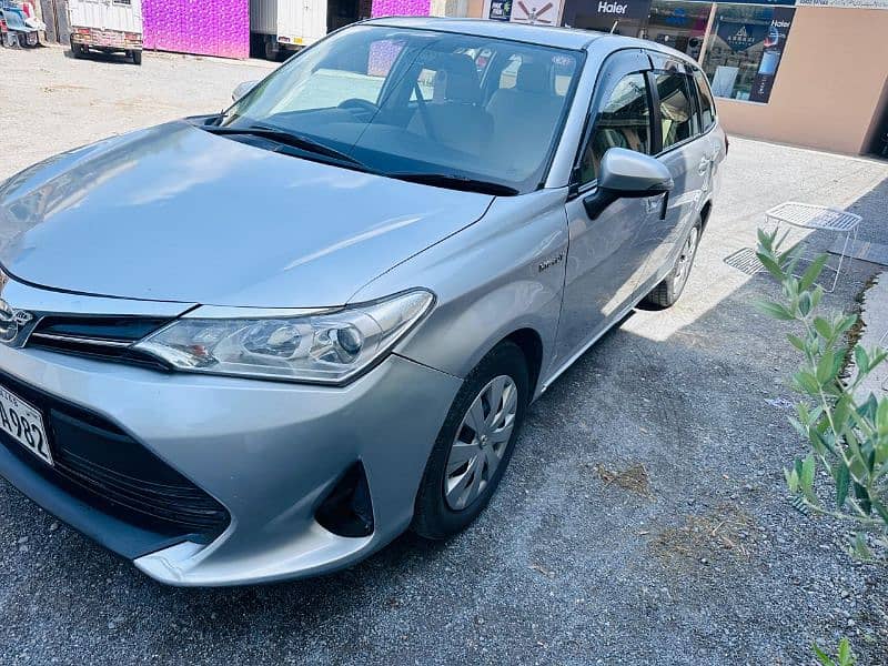 Toyota Corolla Fielder 2018 1