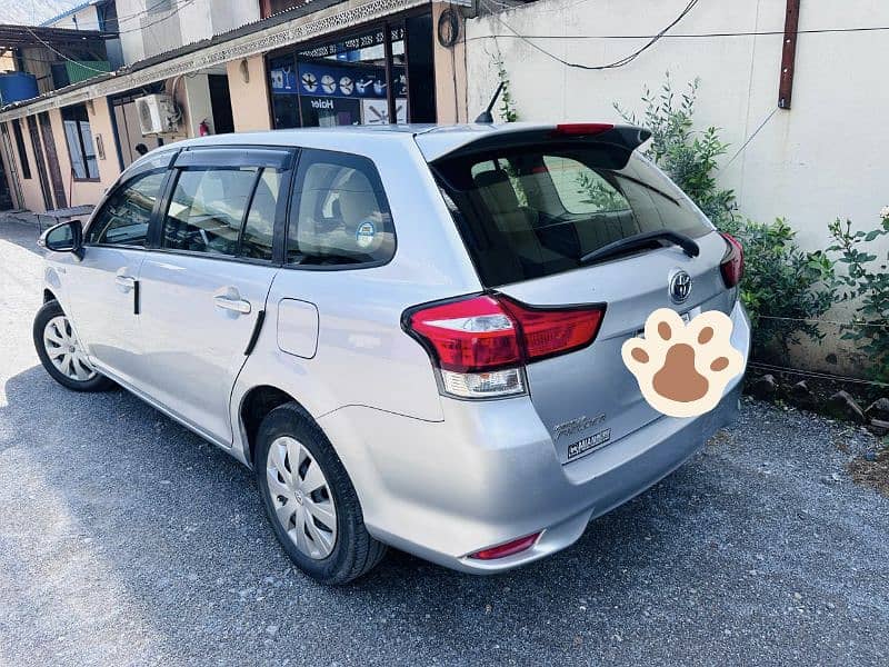 Toyota Corolla Fielder 2018 3
