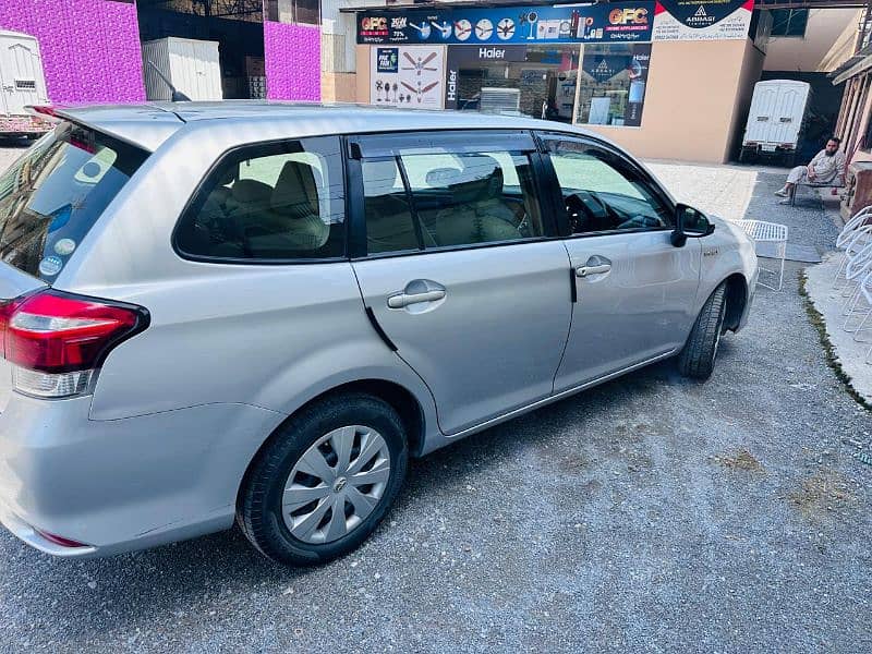 Toyota Corolla Fielder 2018 6