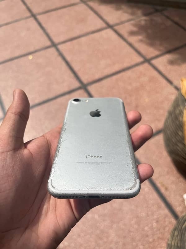 IPhone 7 32gb PTA APPROVE 4