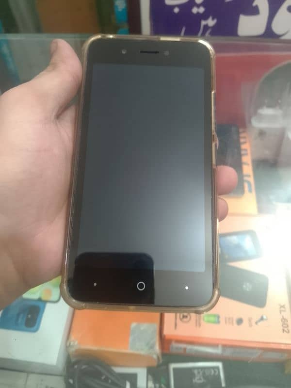itel A25    2/32 8