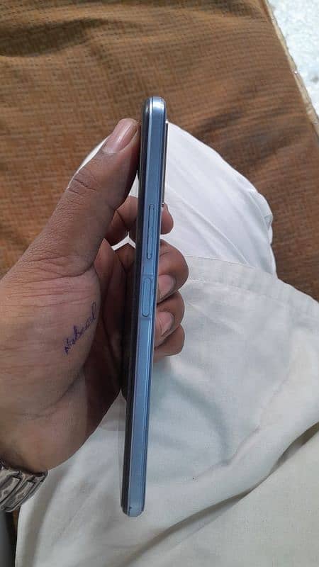 Vivo Y33s 8/128 with 5000 mah battery 18w fast charge 3