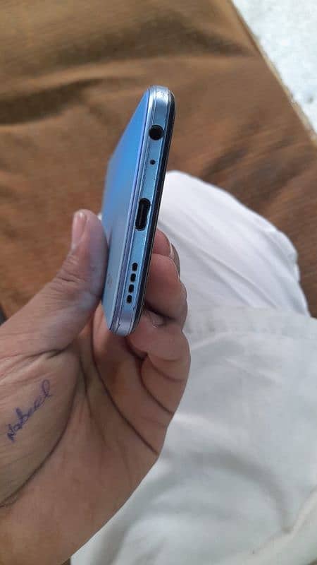 Vivo Y33s 8/128 with 5000 mah battery 18w fast charge 4