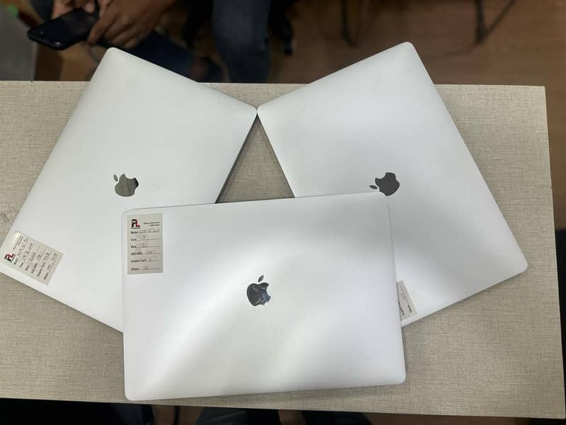 MacBook Pro 2020 | Core i7 | 16GB RAM | 512GB SSD 3