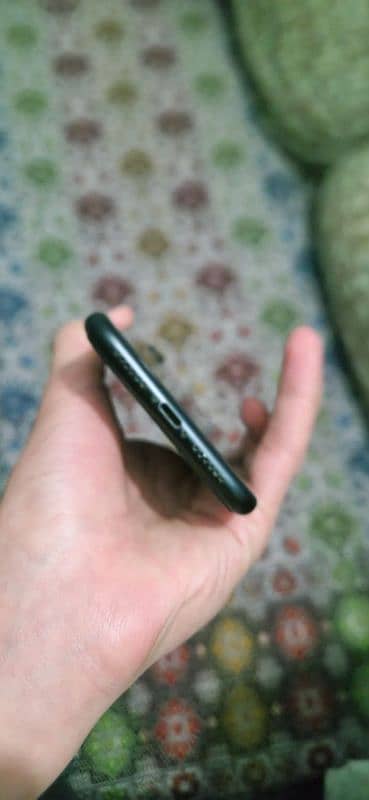 I phone XR 4