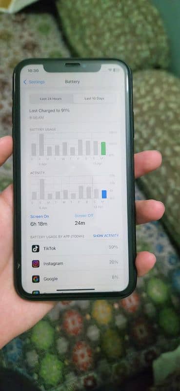I phone XR 8