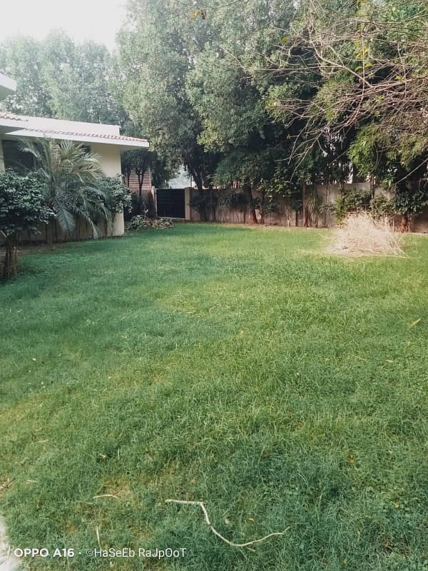 BIG PLOT 10 KANAL IN MAIN CANTT 6