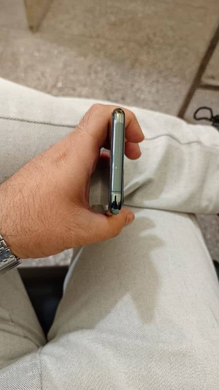 Iphone 11 pro PTA Approved 6