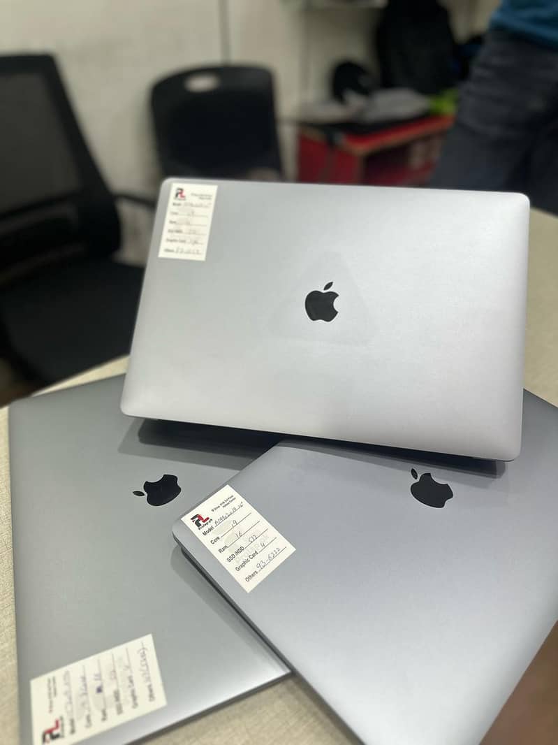 MacBook Pro 2020 | Core i5 | 16GB RAM | 512GB SSD 5