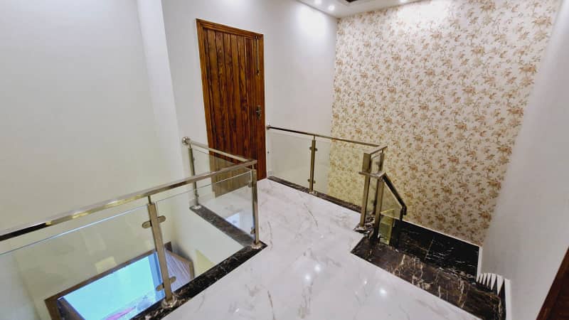 10 Marla Band New Luxury Non Furnished House For Sale in Bahria Town Lahore 7