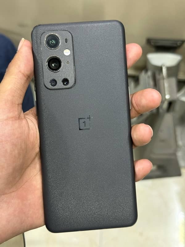 One Plus 9 pro 5g 12/256 1