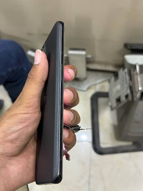 One Plus 9 pro 5g 12/256 2
