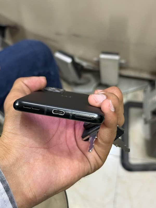 One Plus 9 pro 5g 12/256 4