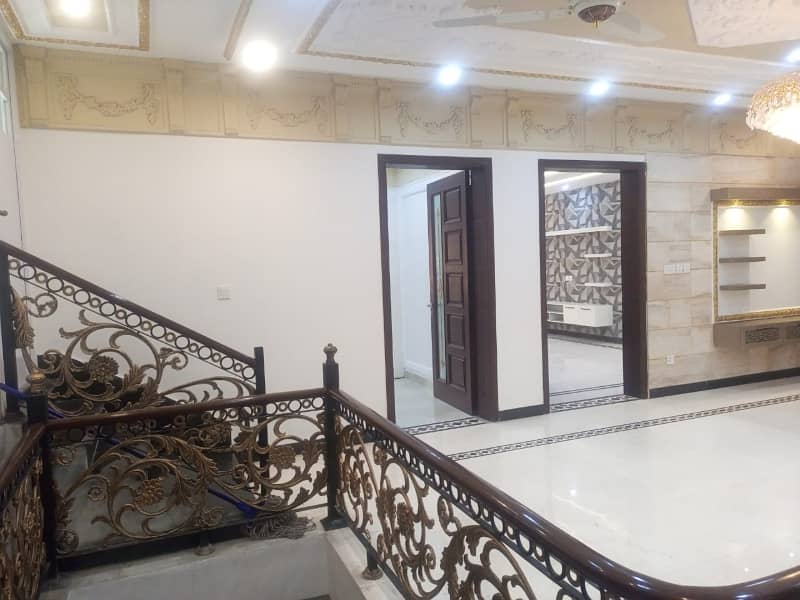 Corner Seprate Gate One Kanal Upper Portion Available For Rent 3