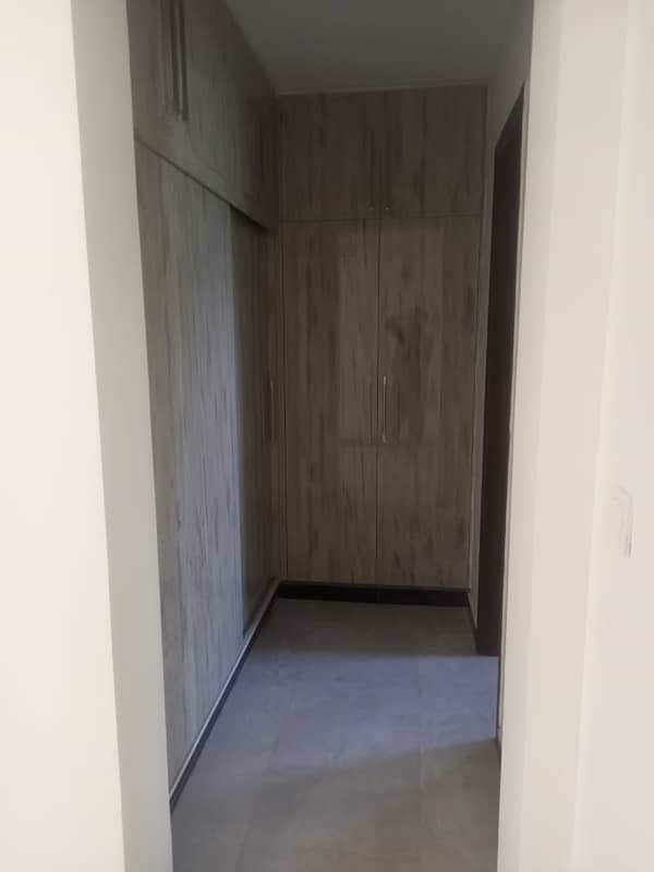 Corner Seprate Gate One Kanal Upper Portion Available For Rent 11