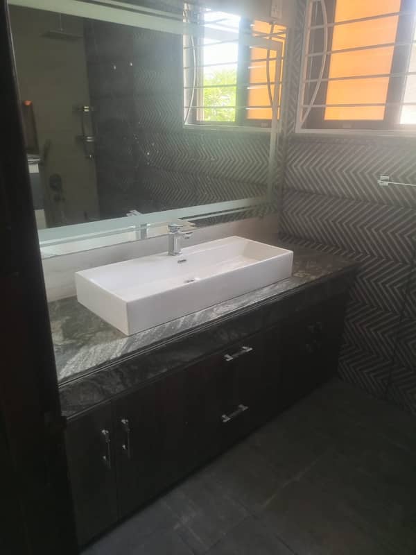 Corner Seprate Gate One Kanal Upper Portion Available For Rent 12