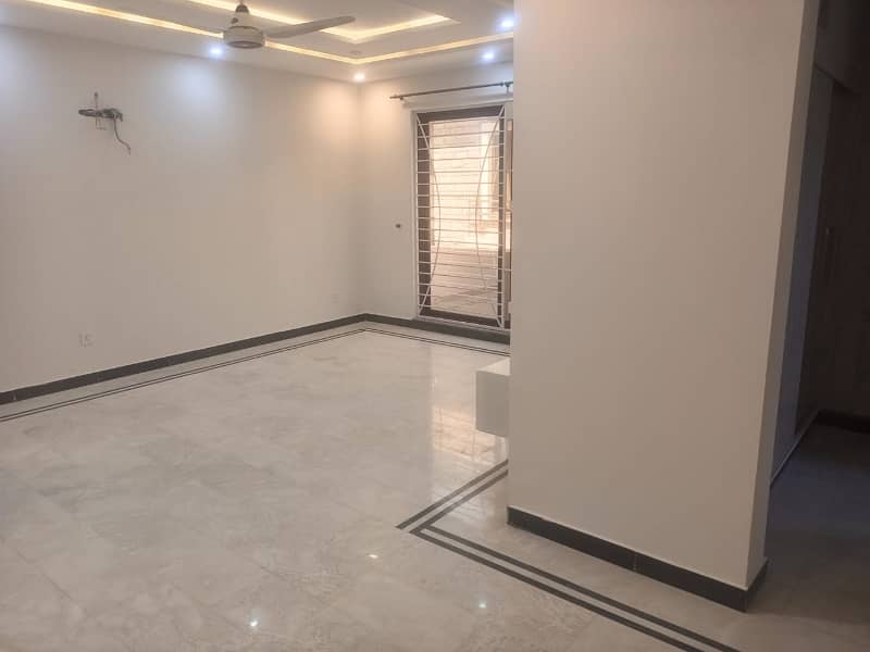 Corner Seprate Gate One Kanal Upper Portion Available For Rent 13