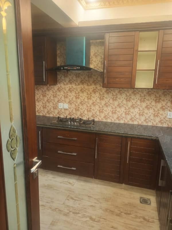 Corner Seprate Gate One Kanal Upper Portion Available For Rent 14