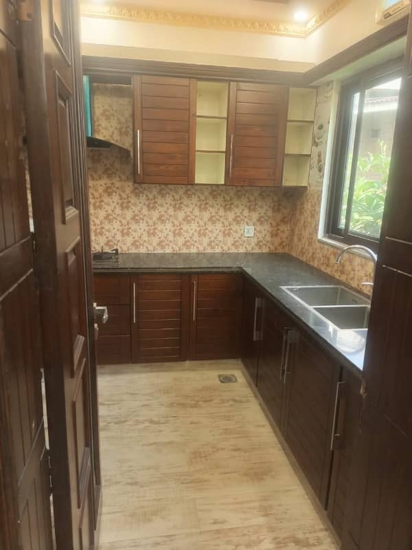 Corner Seprate Gate One Kanal Upper Portion Available For Rent 15