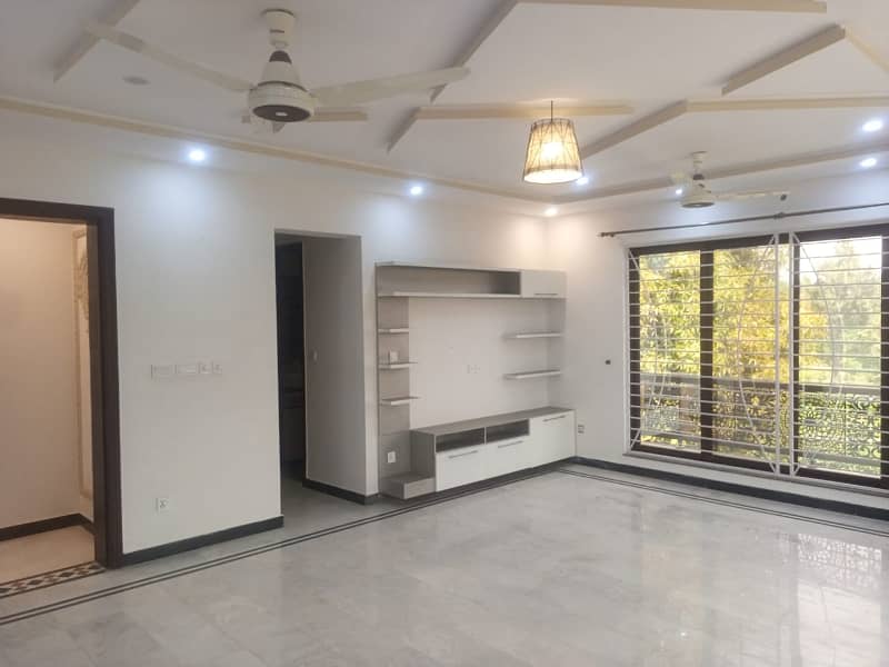 Corner Seprate Gate One Kanal Upper Portion Available For Rent 16