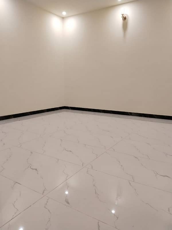 Separate Gate One 1 Kanal Upper Portion For Rent In I-8-3 0