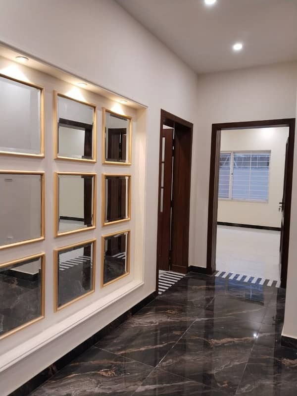 Separate Gate One 1 Kanal Upper Portion For Rent In I-8-3 7
