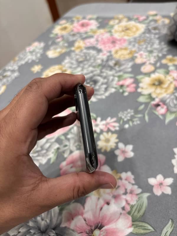 iphone X 64GB PTA approved 1