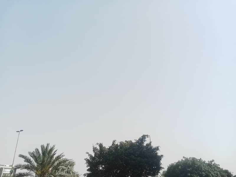 10 Marla Band New Luxury Non Furnished House For Sale in Bahria Town Lahore 28