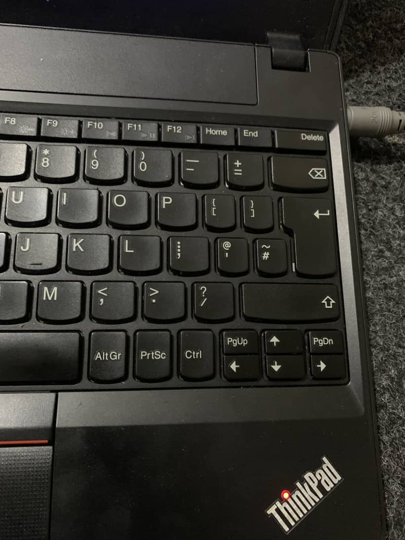Lenova Thinkpad COREi3 64bit 7