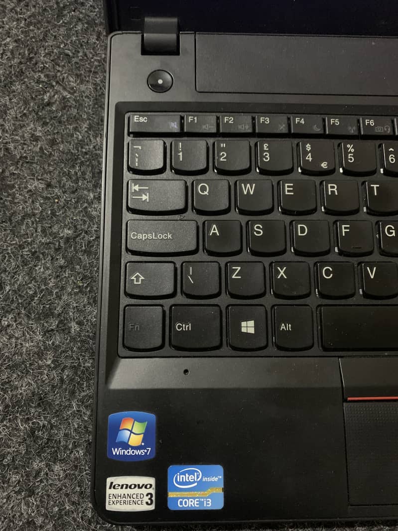 Lenova Thinkpad COREi3 64bit 8