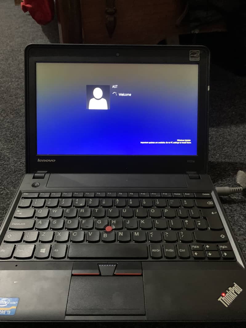 Lenova Thinkpad COREi3 64bit 9
