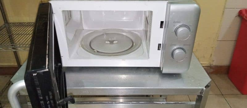Homage microwave oven 23 ltr capacity 1