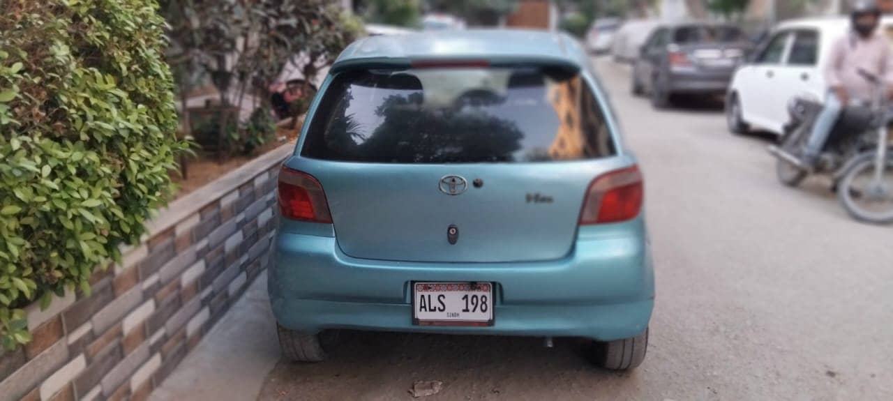 Toyota Vitz 2001 9
