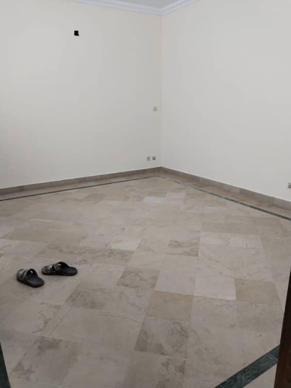 1 Kanal Spacious Upper Portion Available In I-8 For Rent 3